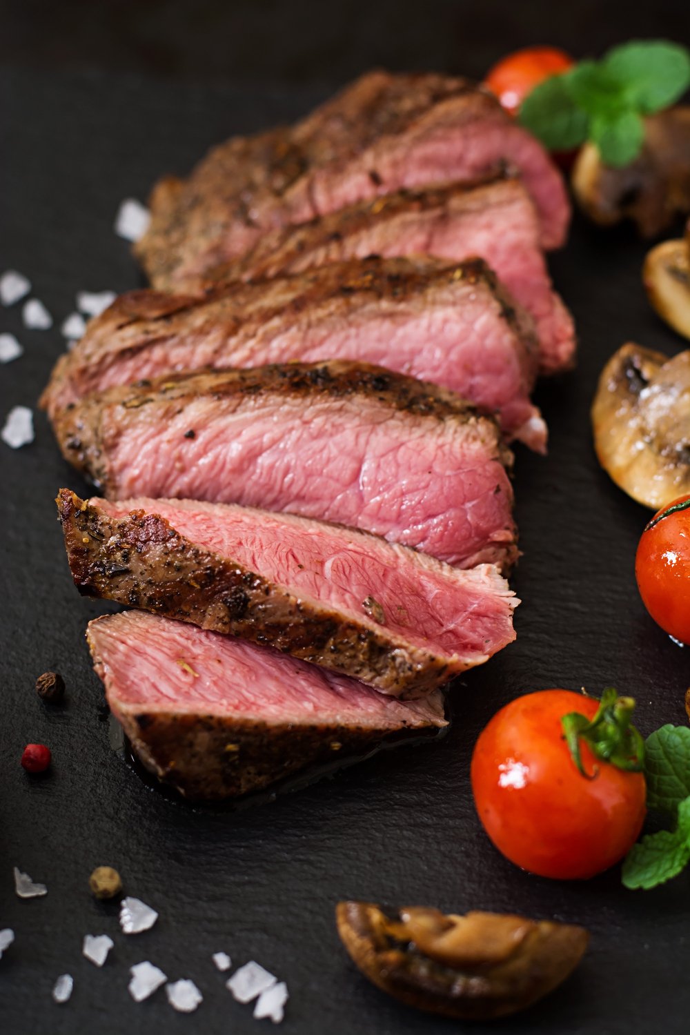 Fatias de carne grelhada